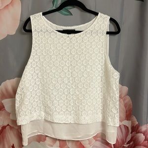 Banana Republic sleeveless shirt size XL